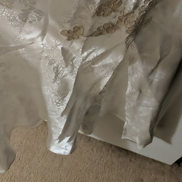 Bridal nightgown with matching robe - Picture 3 of 9